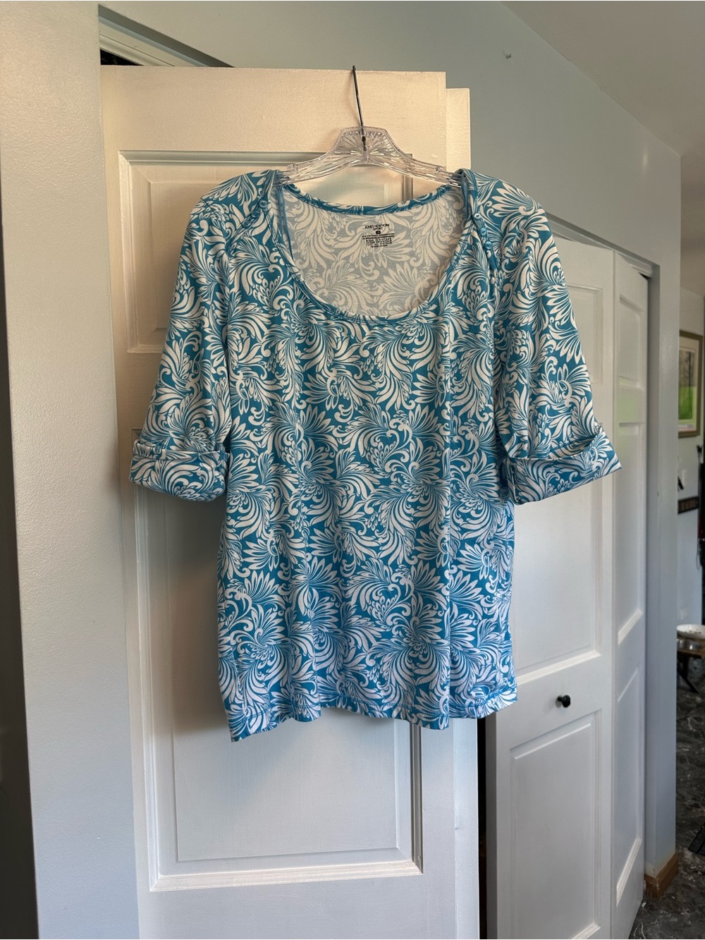 Blue & White Patterned Scoop Neck Women's Top